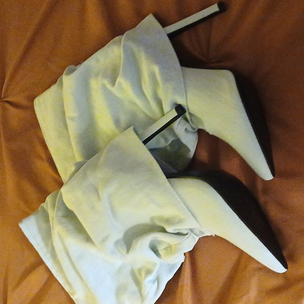 NWOT LIGHT DENIM SCRUNCH BOOTS - Picture 5 of 5